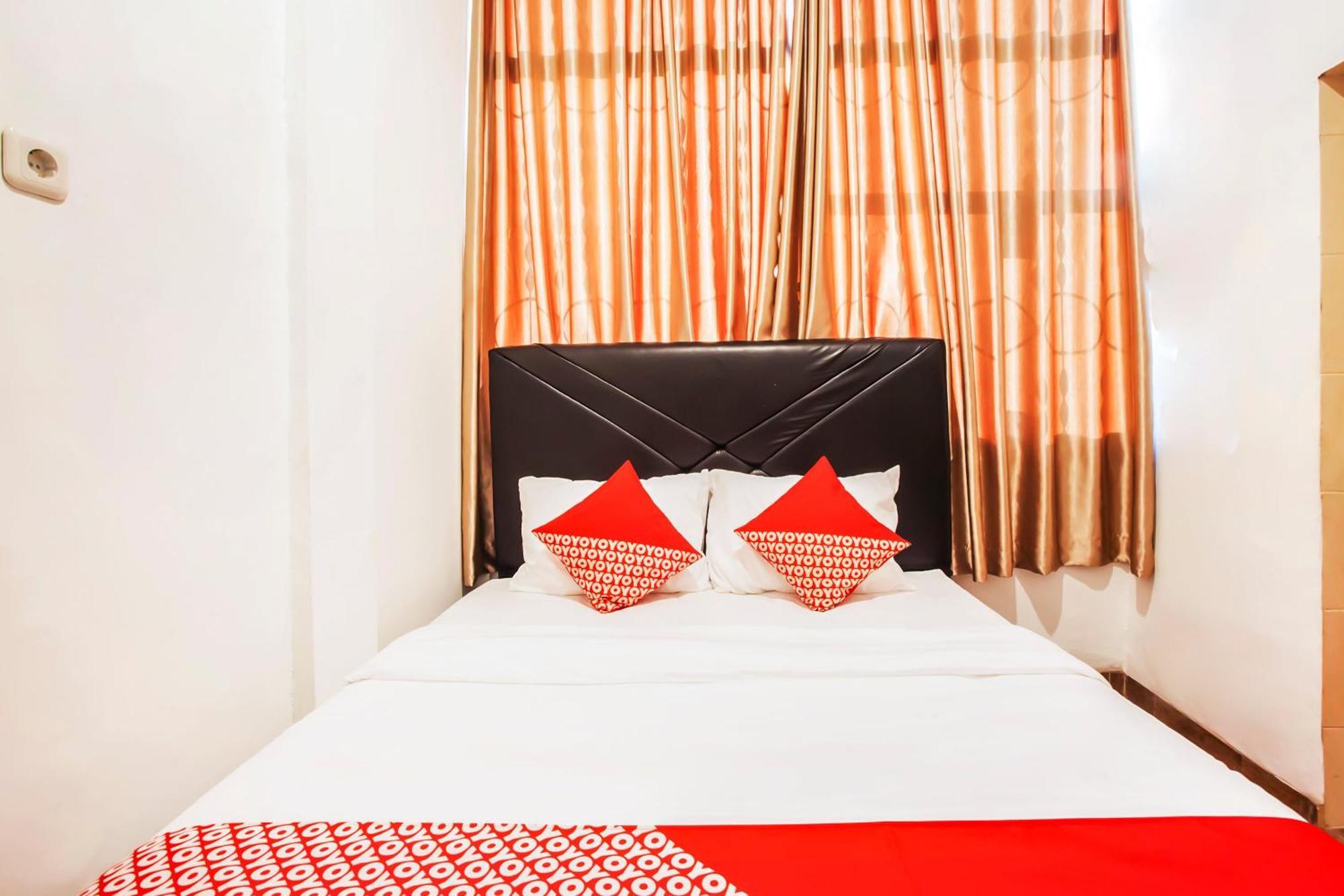 Oyo 2720 Sutomo Inn Medan Buitenkant foto